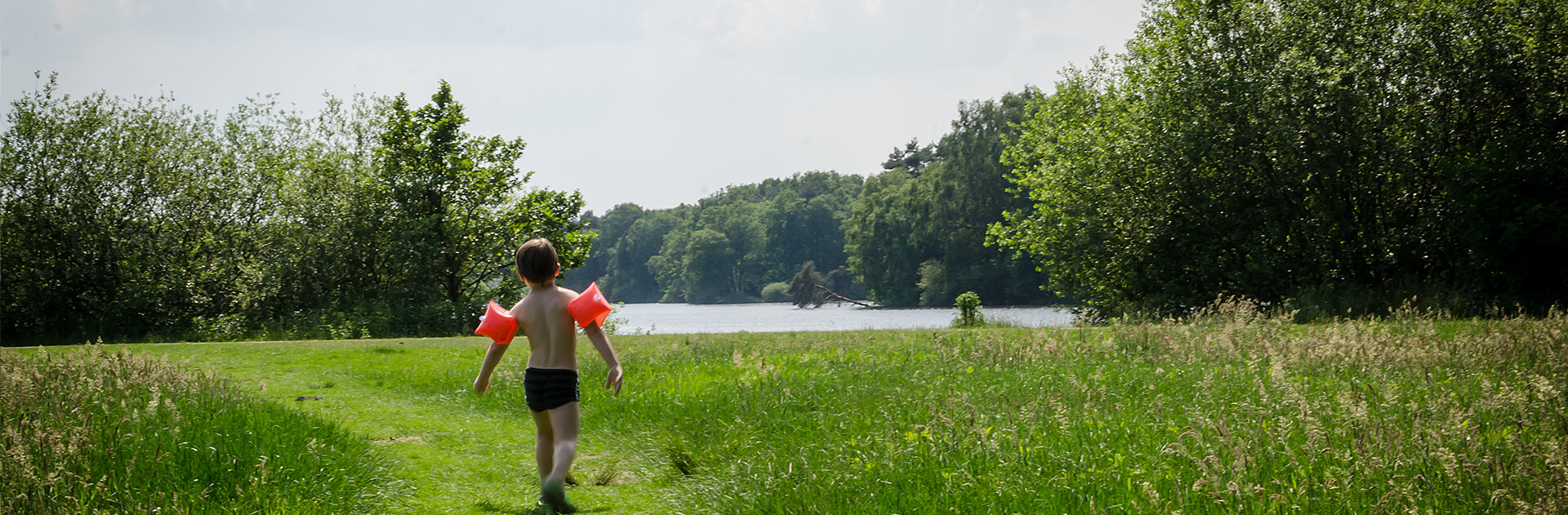 Haus am See - Kind am See